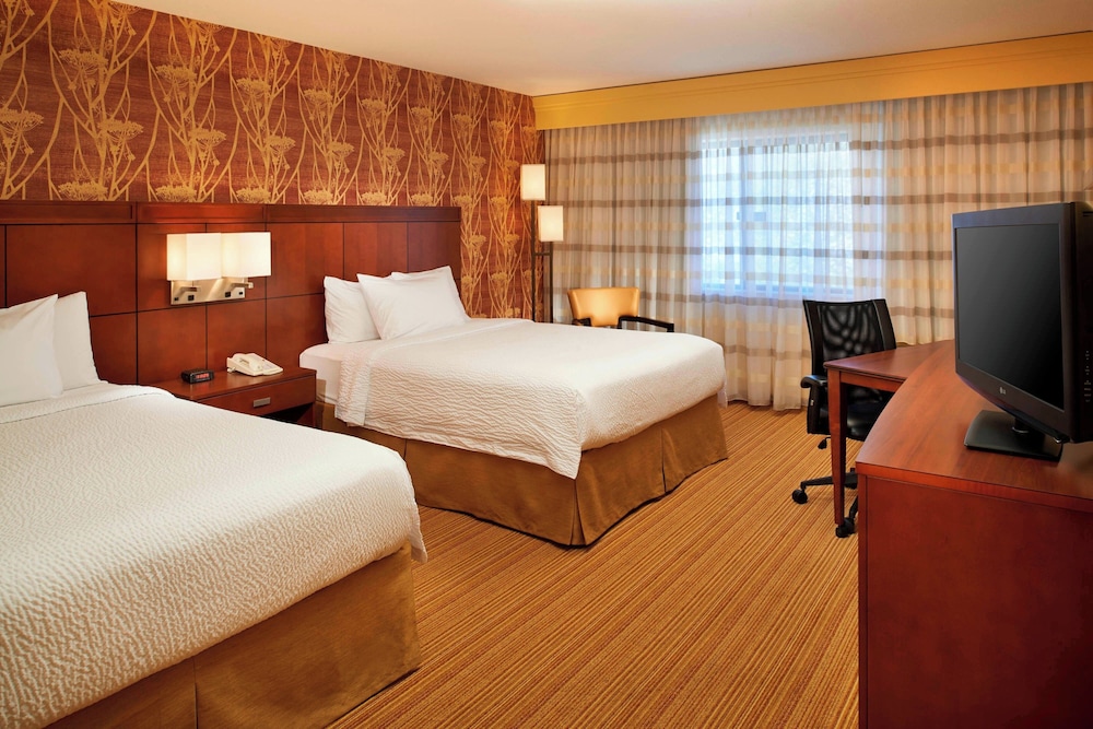 Room, 2 Queen Beds - Photo 1