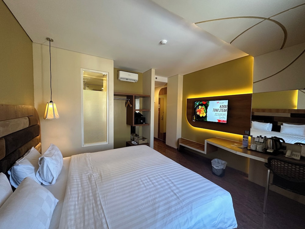 Deluxe Double Room, City View - Photo 5