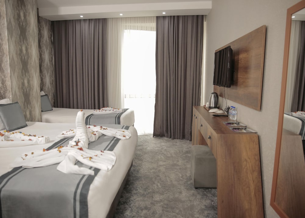 Deluxe Triple Room - Photo 5