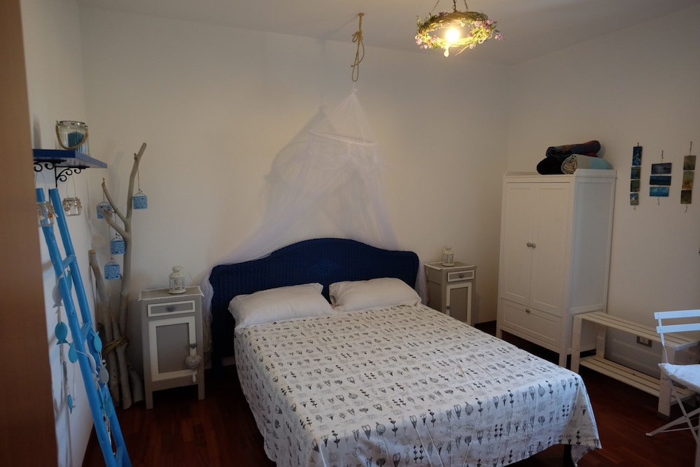 Double or Twin Room, Private Bathroom, Sea Facing photo 1