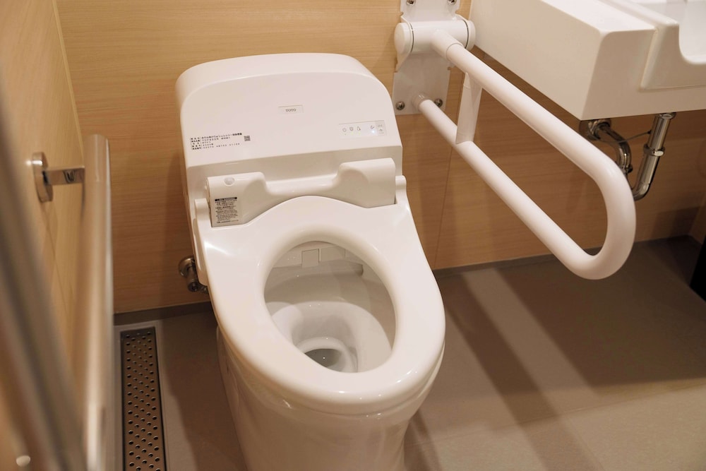 Superior Twin Room, Non Smoking (Accessible Room) - Photo 18