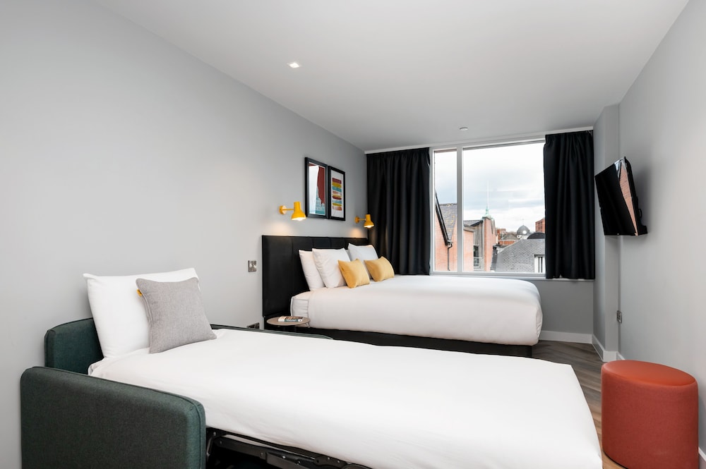 Studio Apartment thumbnail 6