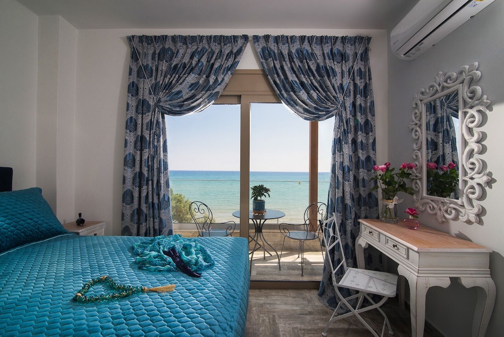 Basic Room, Sea View (2)