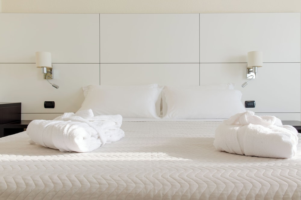 Deluxe Room, Sea View - Photo 1