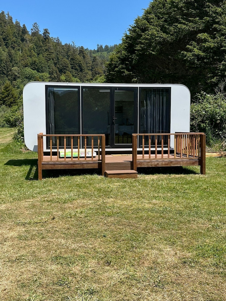 Cabin (Blackcomb Apple Pod #2)