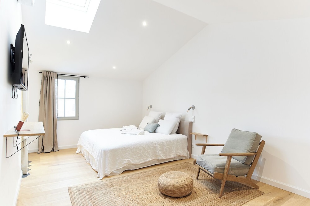 Superior Room, 1 King Bed, Garden View