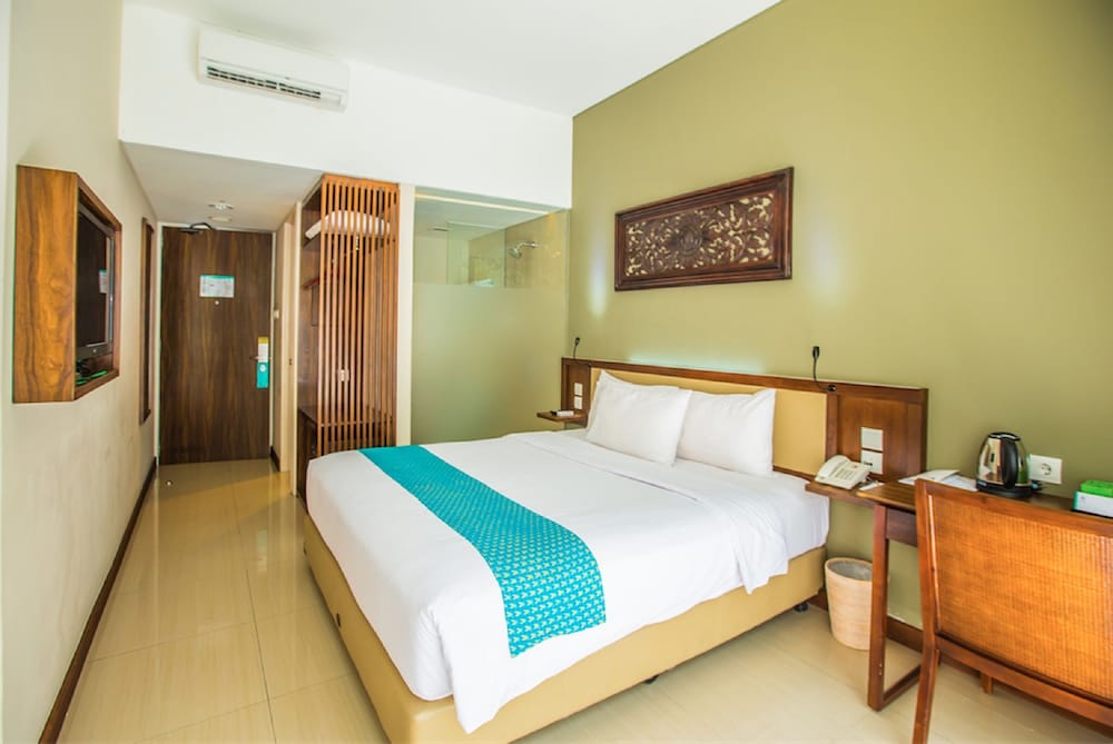 Deluxe Room, Pool Access photo 3