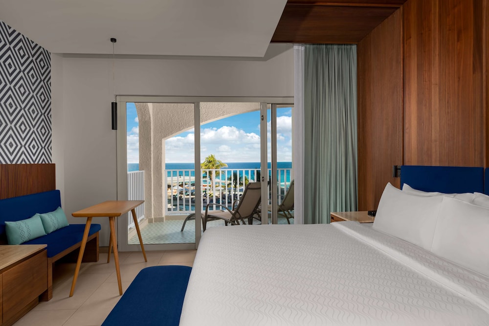 Deluxe Room, 1 King Bed, Balcony, Ocean View - Photo 2