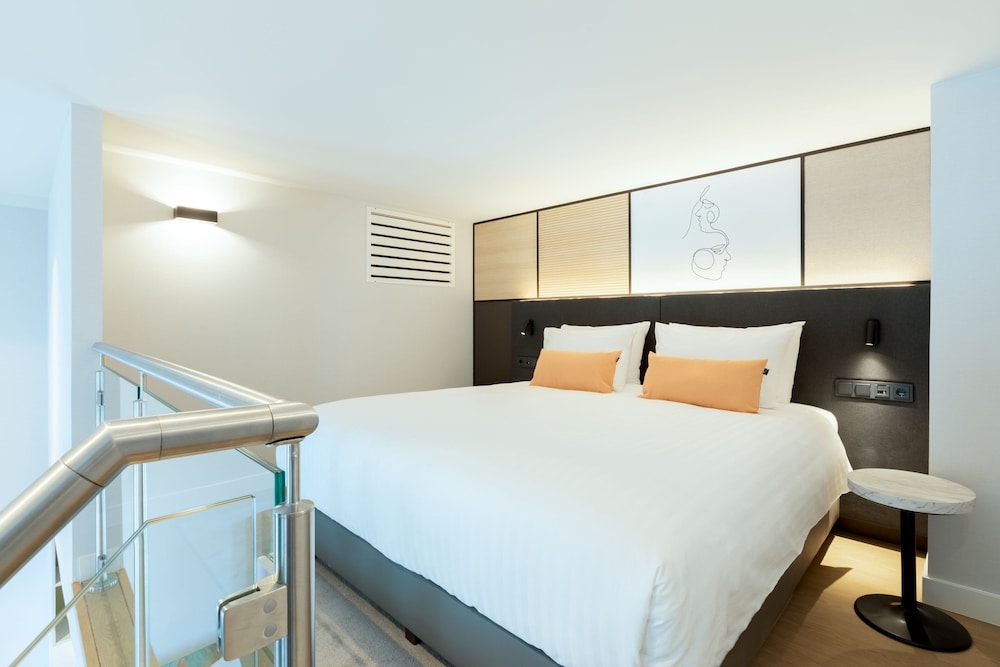 Loft, 1 King Bed photo 1
