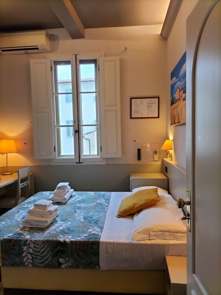 Basic Double Room photo 1
