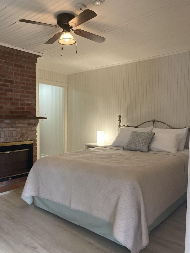 Classic Suite, 1 Queen Bed (Rustique)