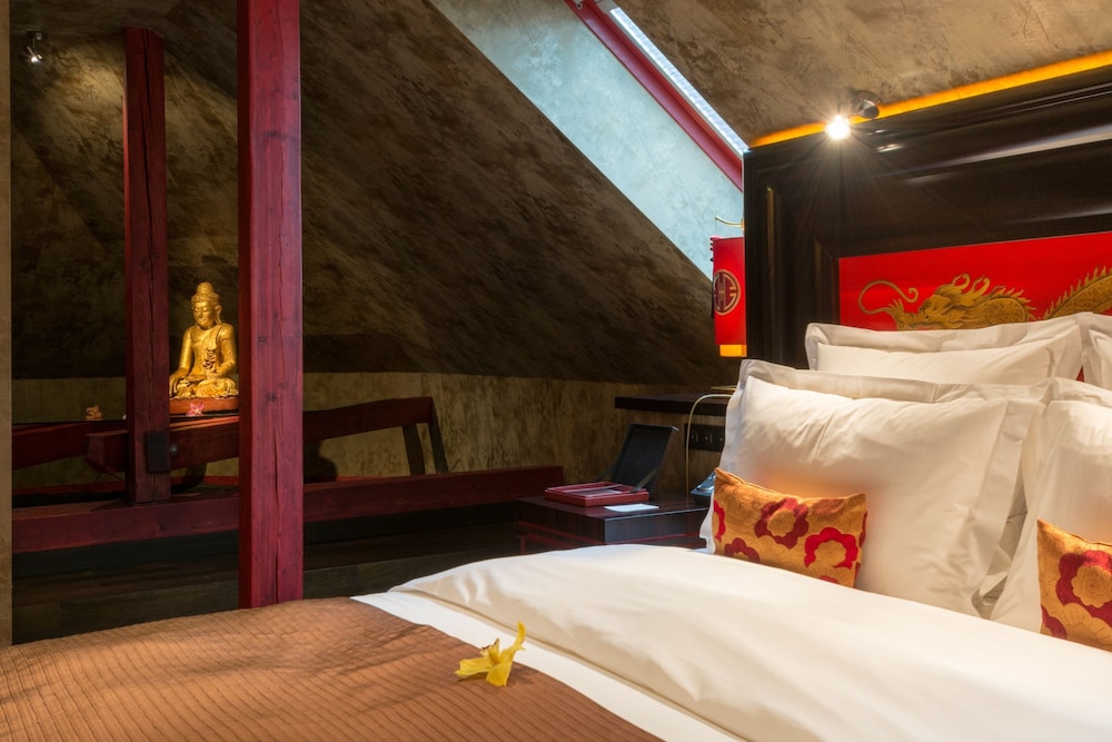 Premier Room