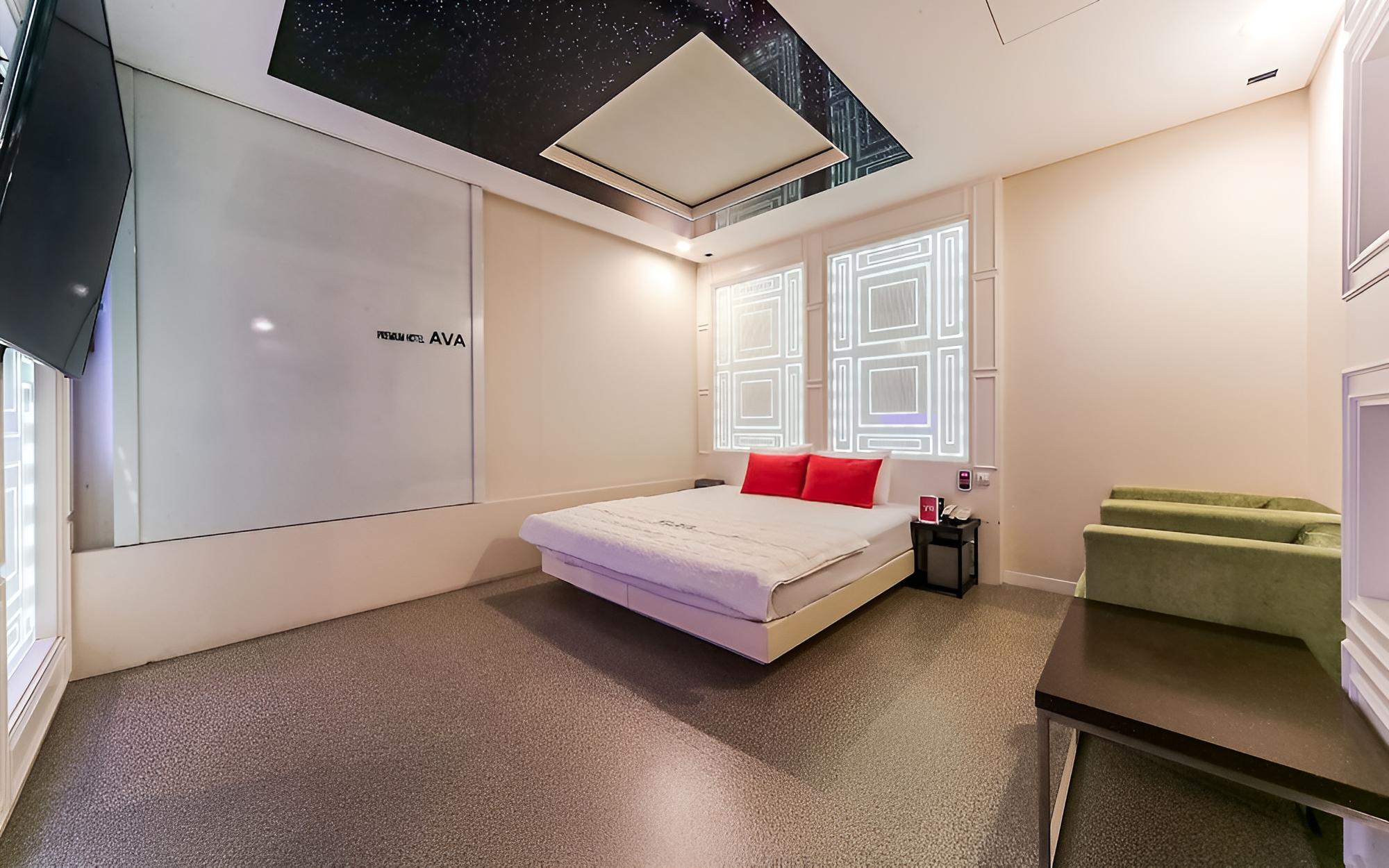 Room (Sky Room (Free use of Netflix)) - Photo 2