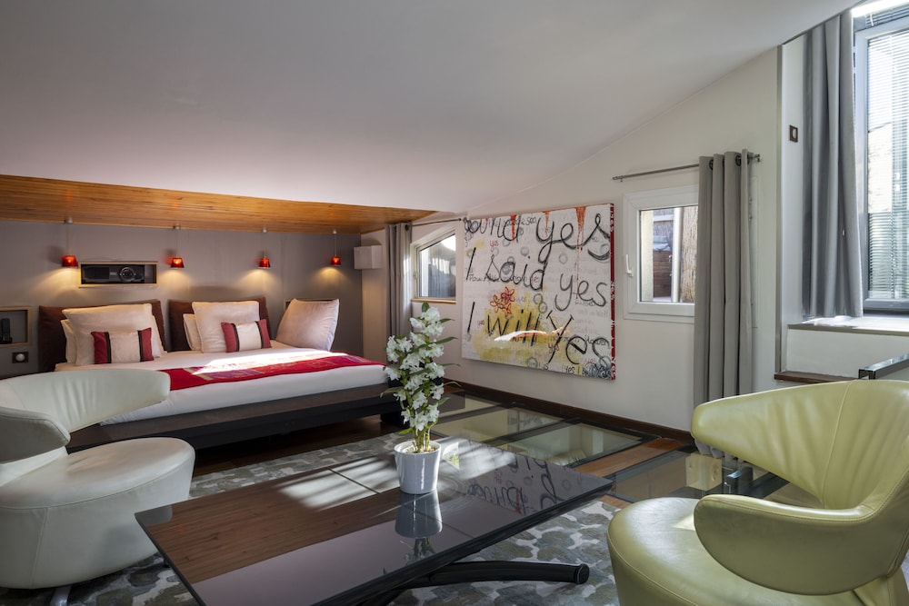 Deluxe Penthouse photo 1