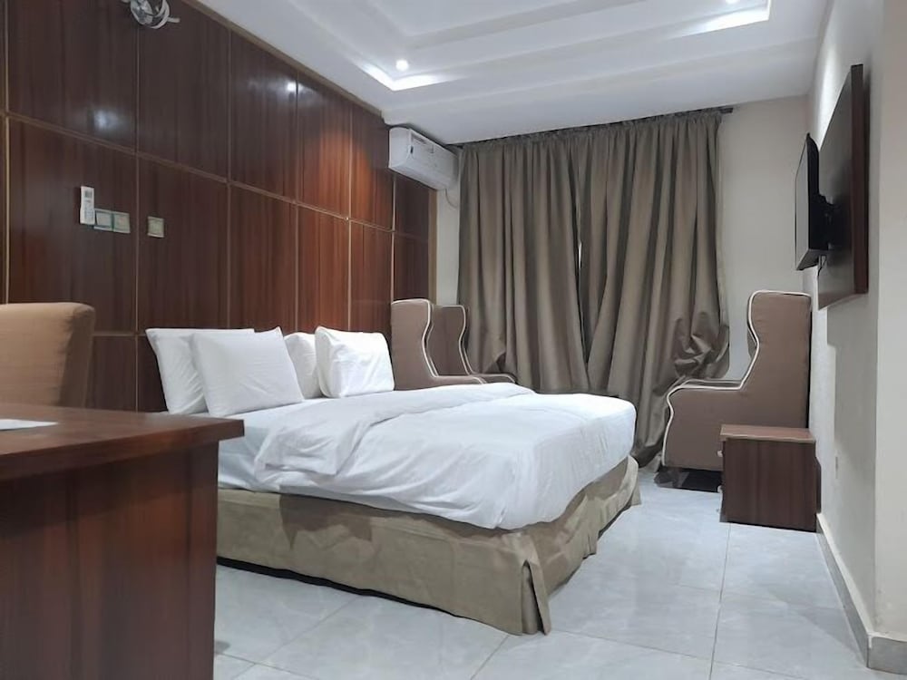 Deluxe Room, Balcony, City View photo 3
