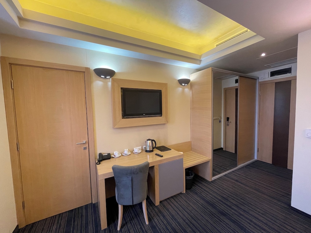 Deluxe Double or Twin Room, 1 Bedroom, Accessible photo 3