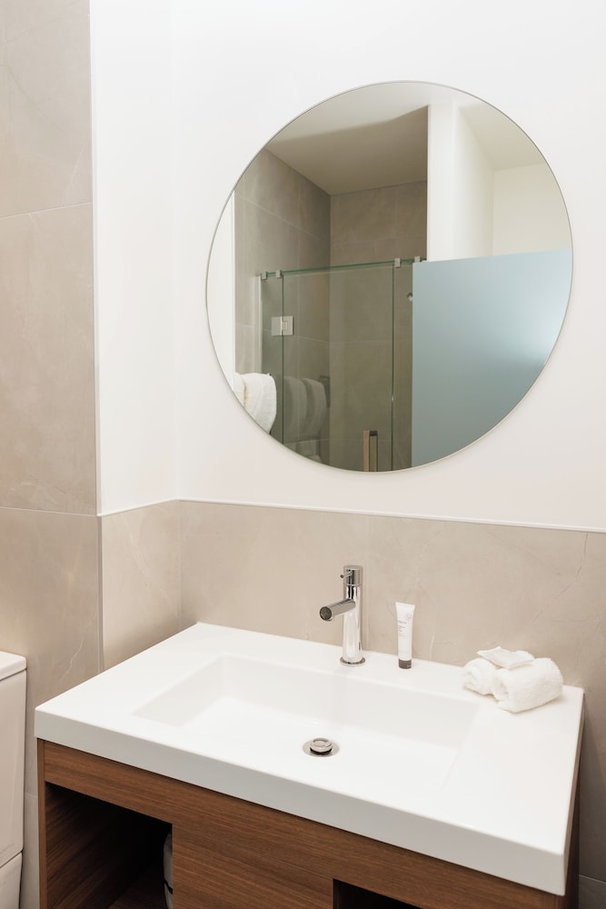 Two Bedroom Executive Apartment - Photo 5