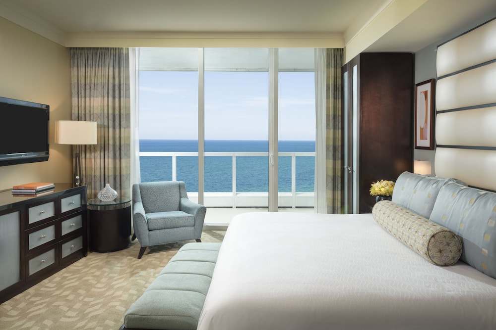Sorrento Oceanfront One Bedroom Suite