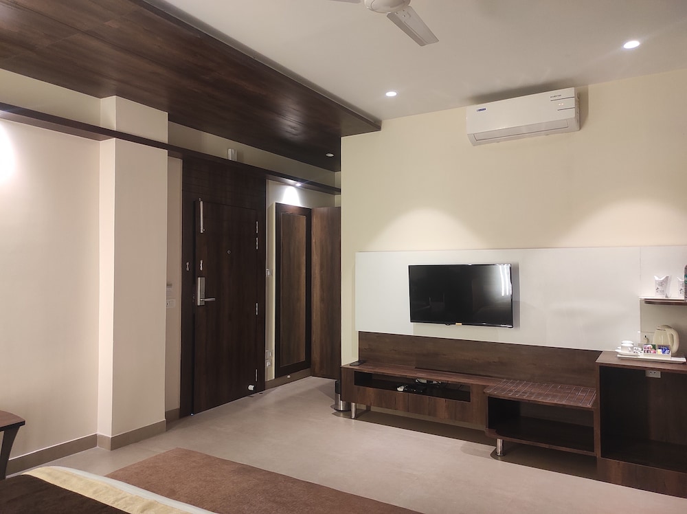 Luxury Room - Photo 12