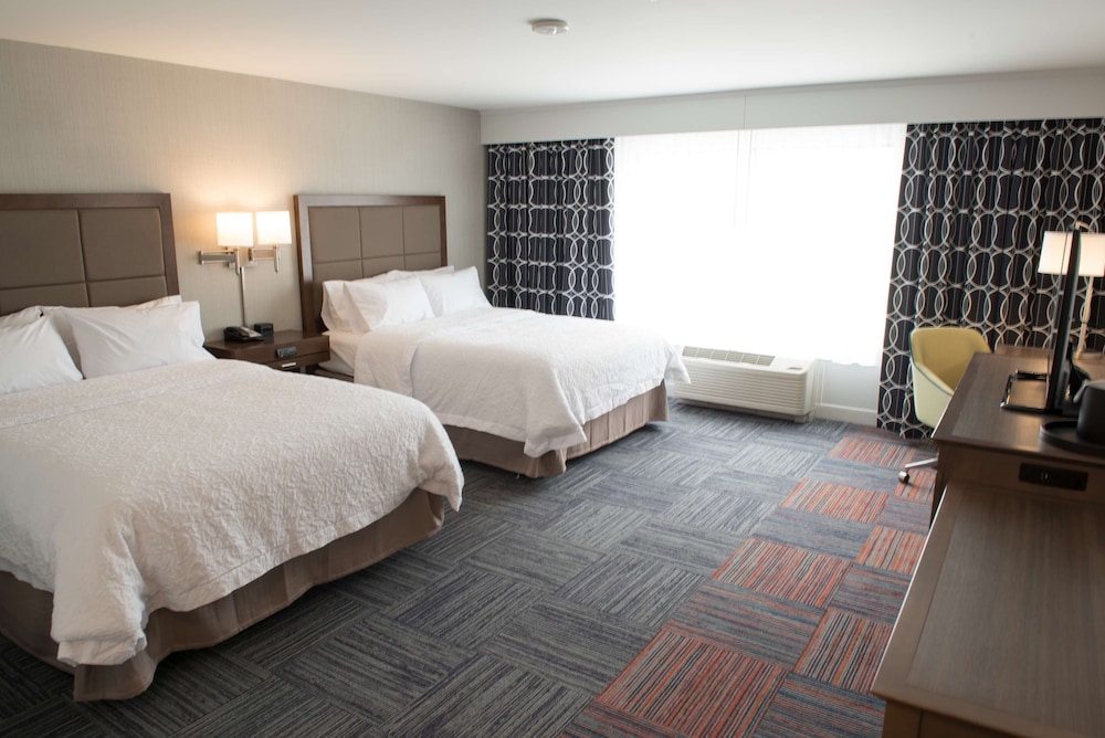 Room, 2 Queen Beds, Accessible, Non Smoking (mob/hearing acc w/ bathtub) photo 2