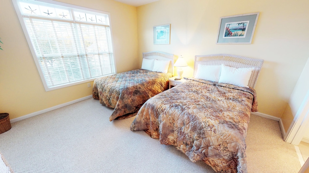 Condo, 2 Bedrooms photo 2