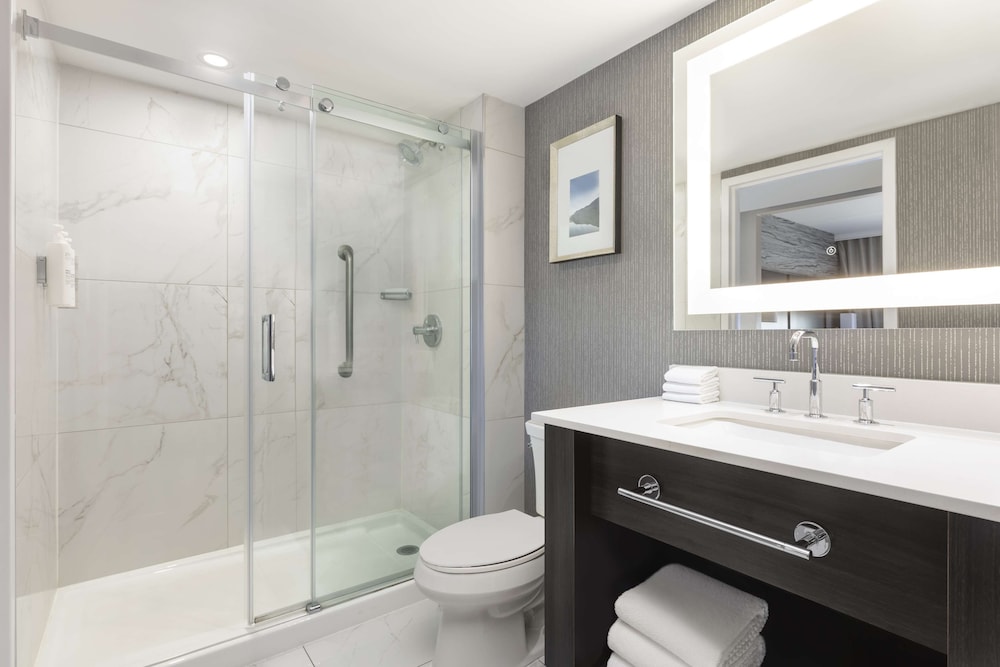 Suite, 2 Queen Beds - Photo 10