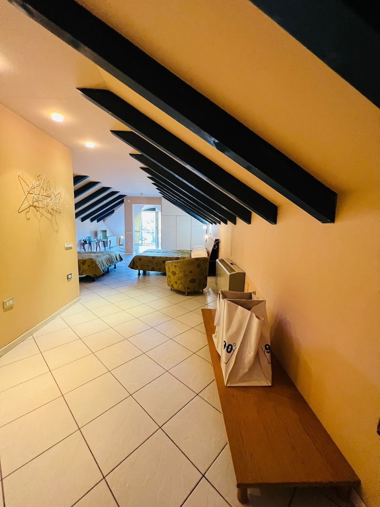 Deluxe Quadruple Room, Garden View photo 2
