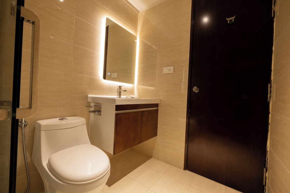 Deluxe Room - Photo 11