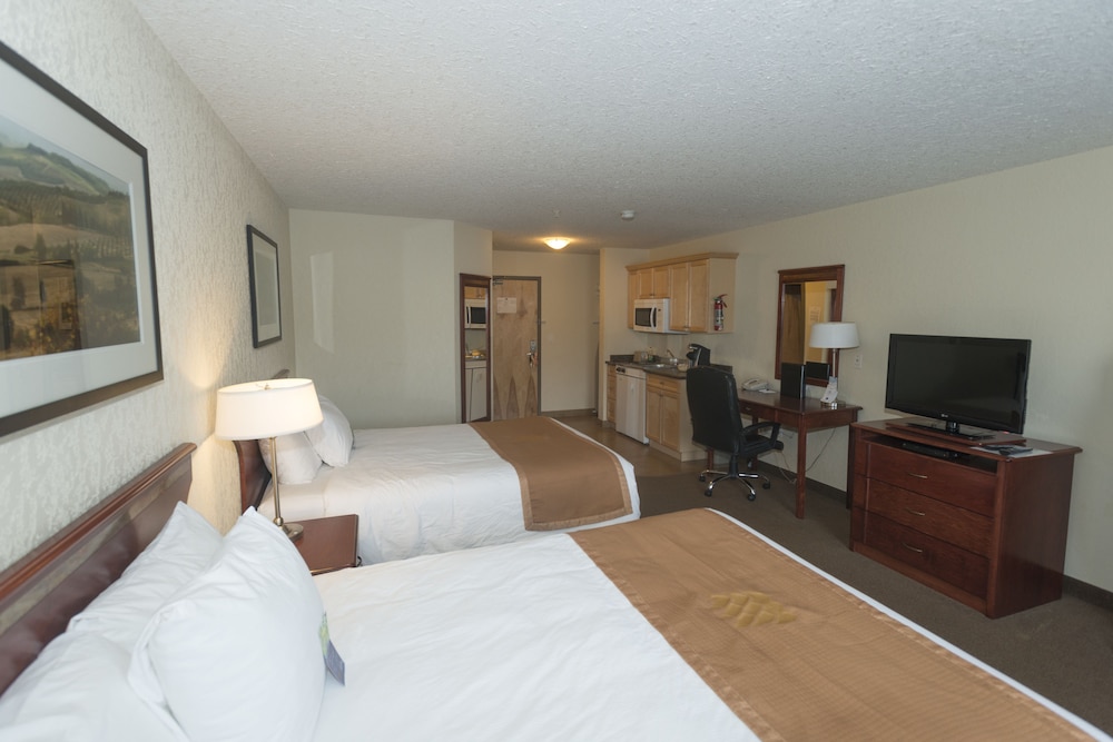 Deluxe Double Room, 2 Queen Beds, Kitchenette