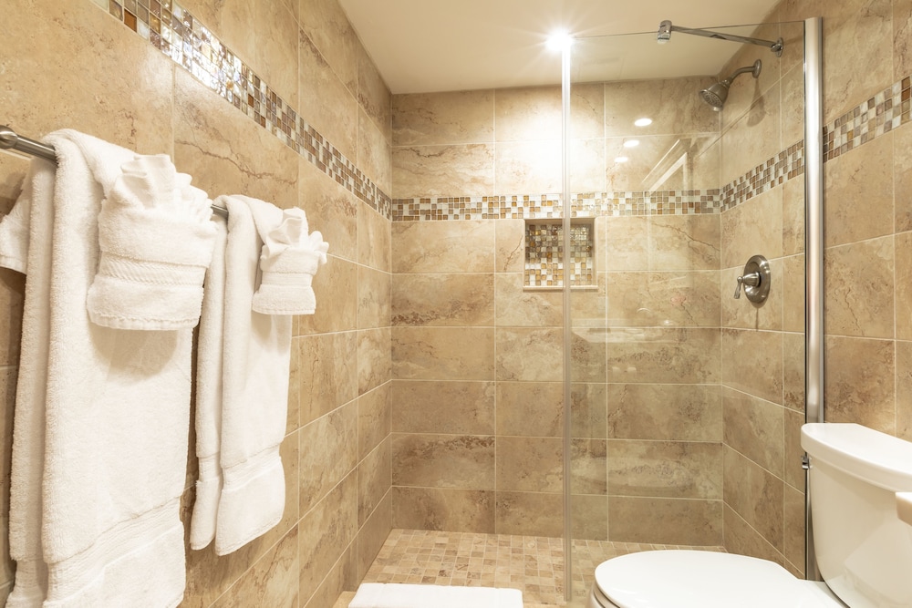 Deluxe Room, Ocean View - Photo 2