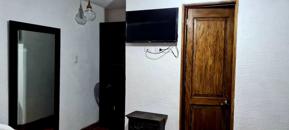 Room (#2) photo 3