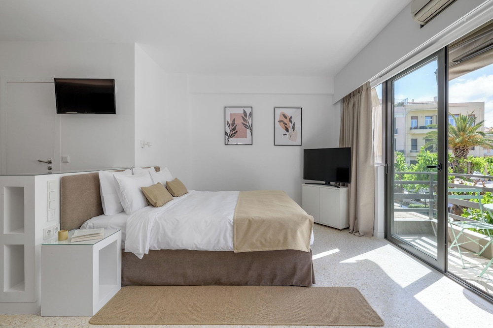 Momo Suites, Acropolis by Aura Homes A photo 2
