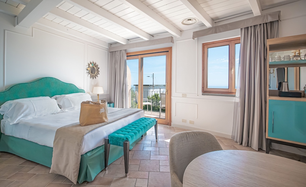 Superior Room, Partial Sea View