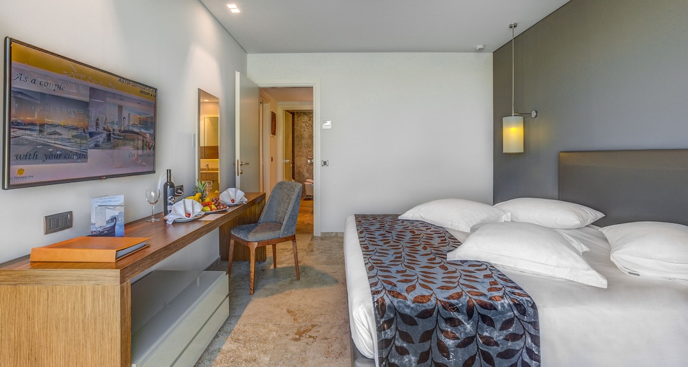 Deluxe Bungalow Suite with Private Pool - Photo 14