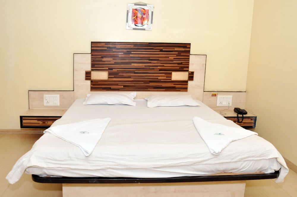 Deluxe Double Room Non A/C Room photo 2
