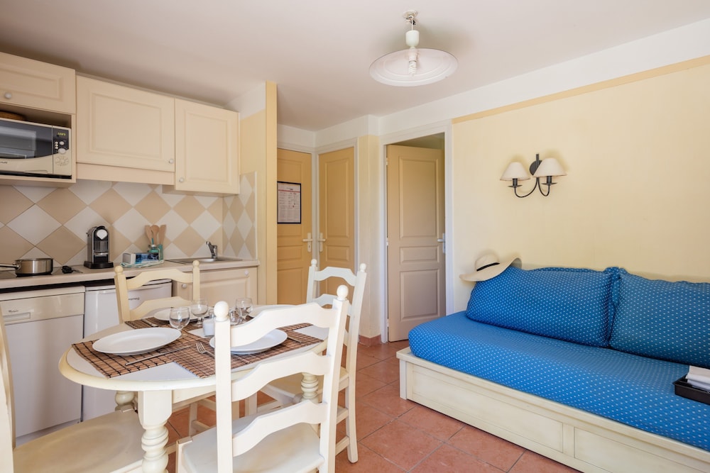 Apartment 4 people - 1 bedroom - Terrace - Garden level photo 3