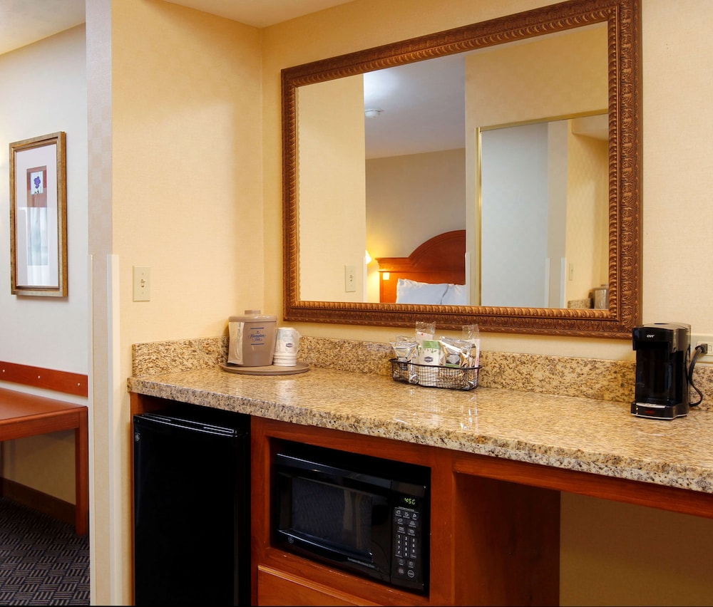 Suite, One King Bed, Non-Smoking - Photo 2