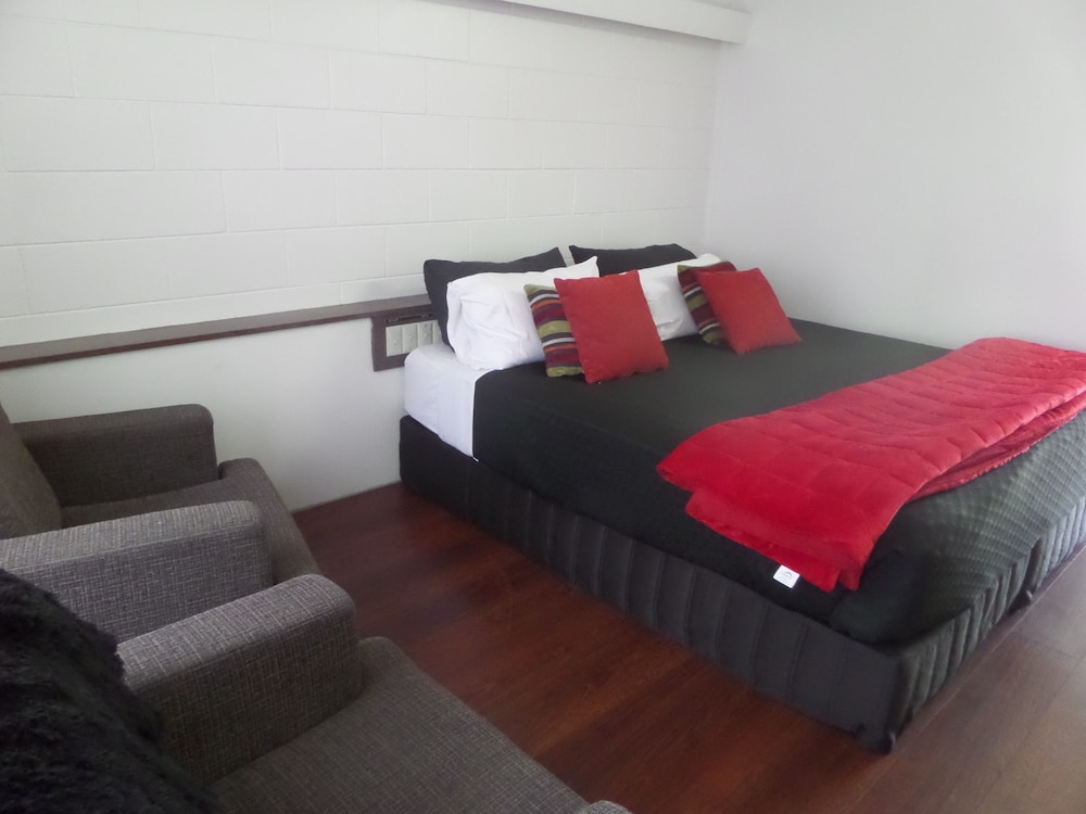 Superior Room, Multiple Beds, Non Smoking, Kitchenette photo 2