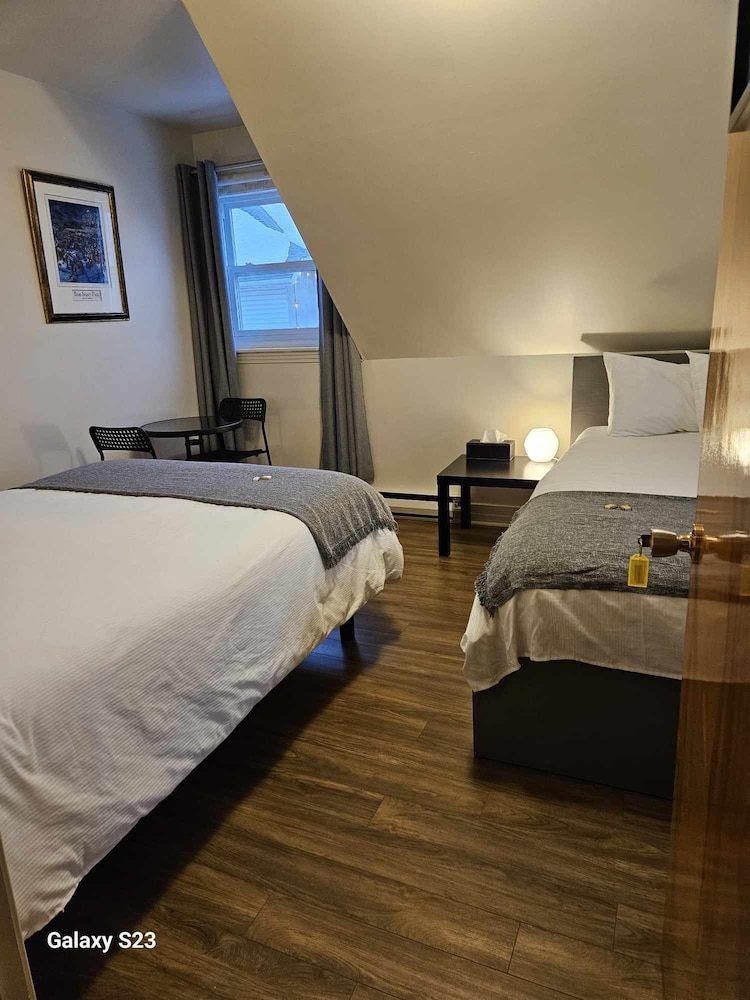 Comfort Quadruple Room, Courtyard View photo 2