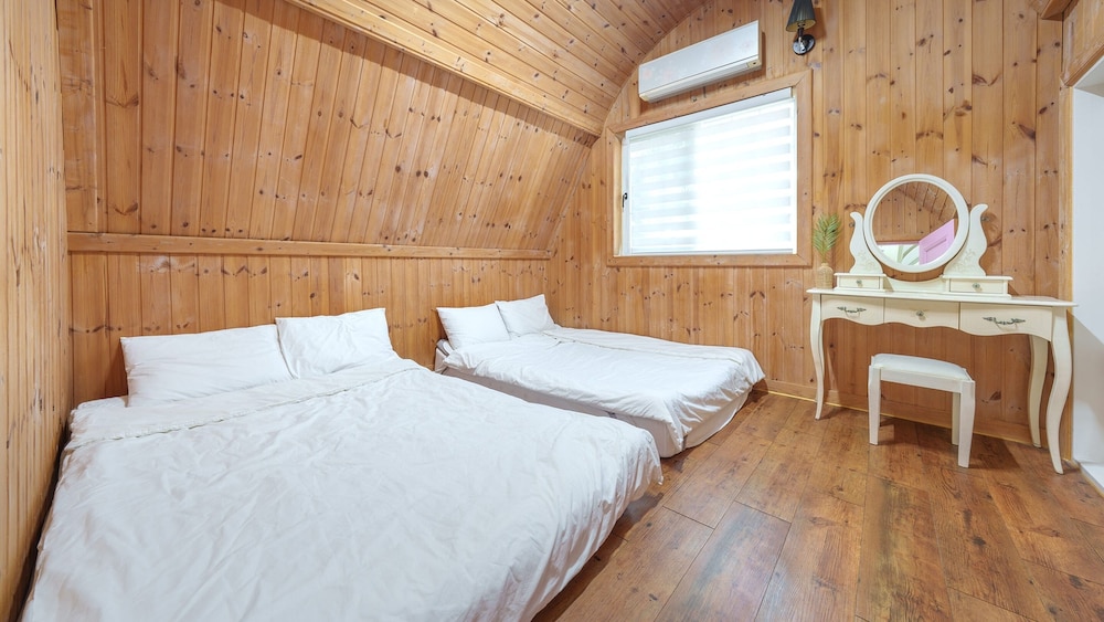Basic Room, 1 Bedroom (Suite 2(BBQ, Terrace, Spa)) - Photo 10