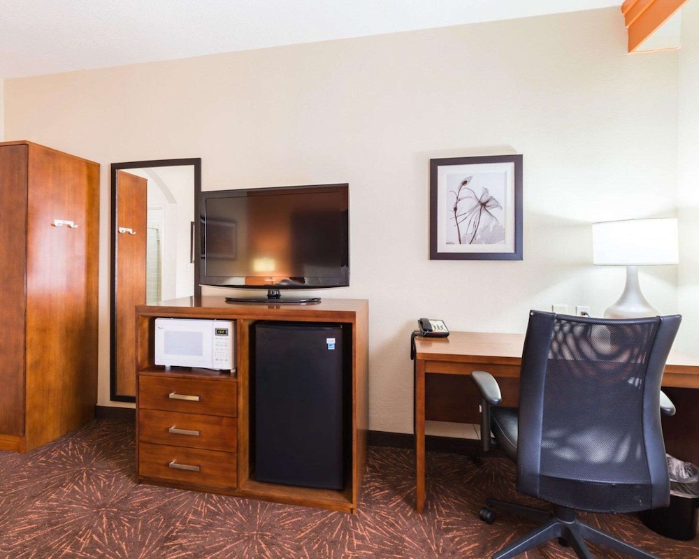 Econo Lodge Inn & Suites East, Billede 11
