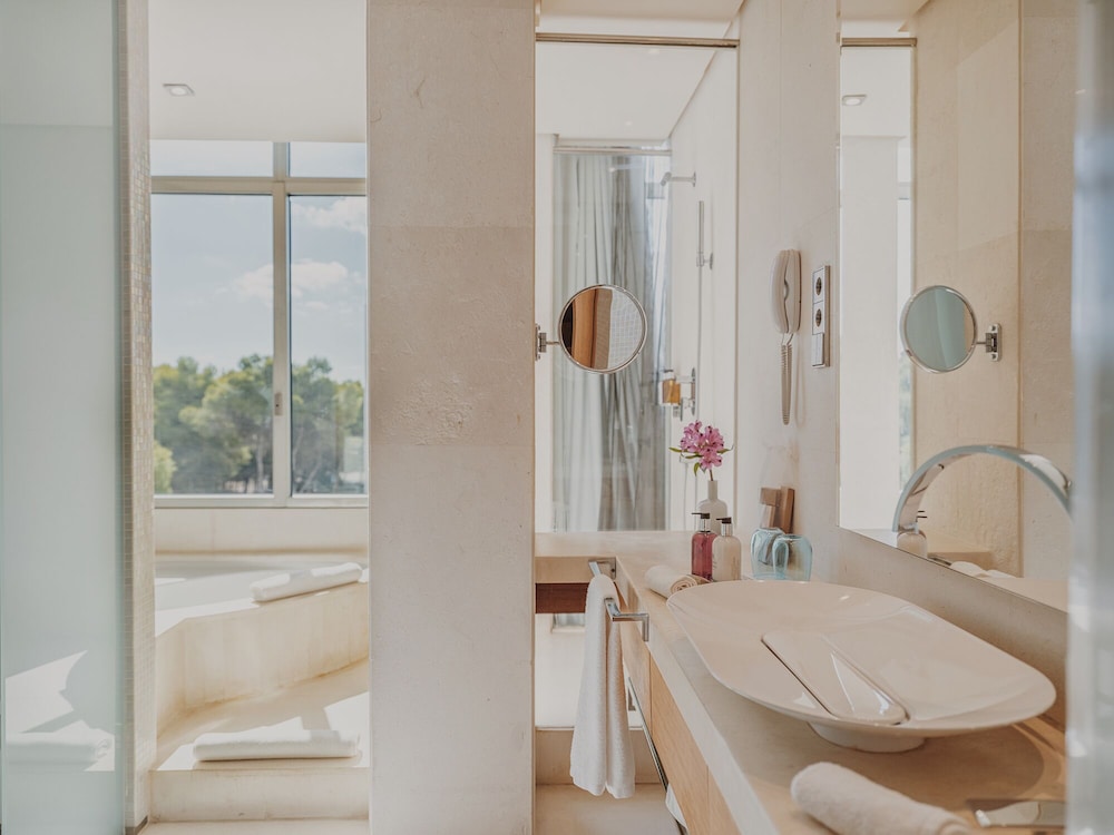 Studio Suite, Corner - Photo 3