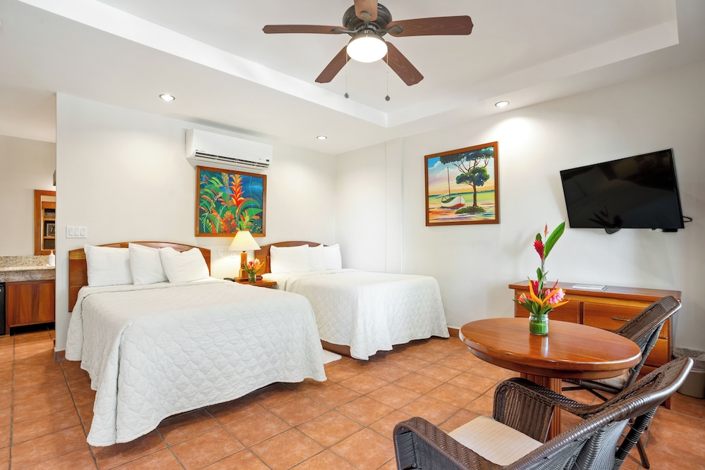 Standard Room, 2 Double Beds - Photo 6
