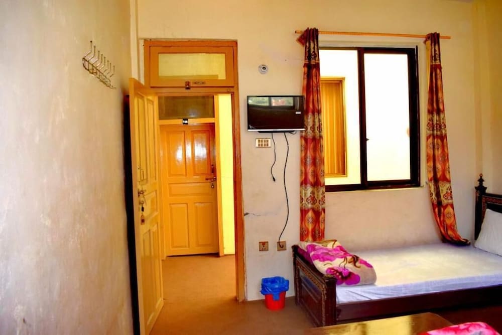 Standard Double or Twin Room - Photo 4