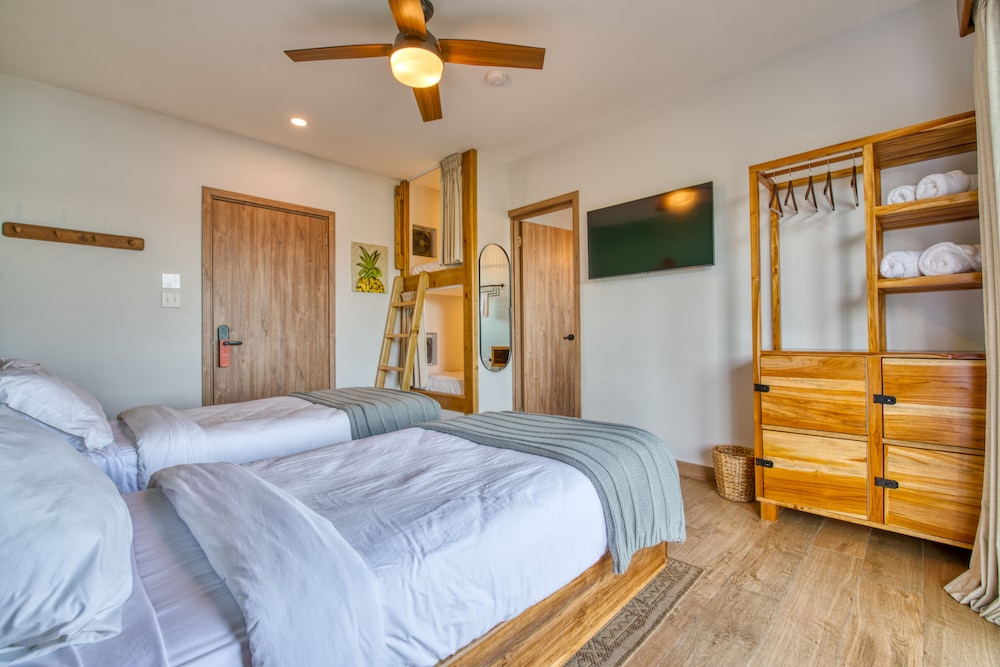Oceanview Premium Friends & Family Room photo 2