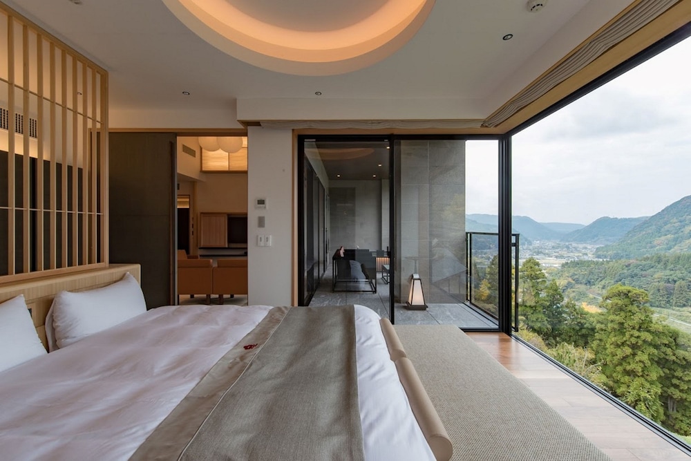 [Residential Villa with Open-Air Bath OUSHUKU Japanese-Western Room] SUITE [Non Smoking] photo 1