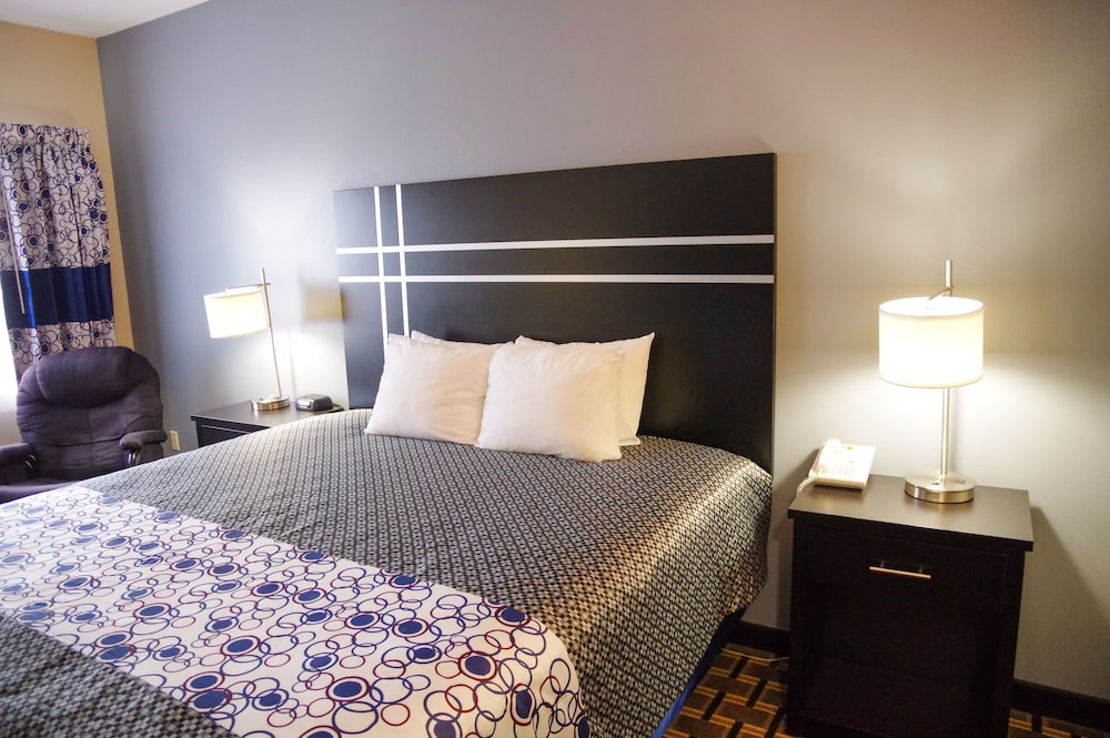 Suite, 1 King Bed, Jetted Tub photo 2