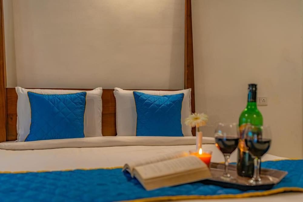 Deluxe Double Room, Pool View