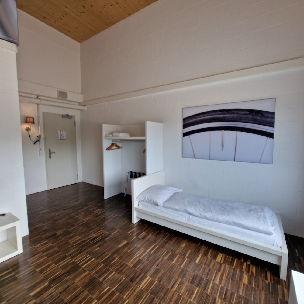 Basic Triple Room photo 2