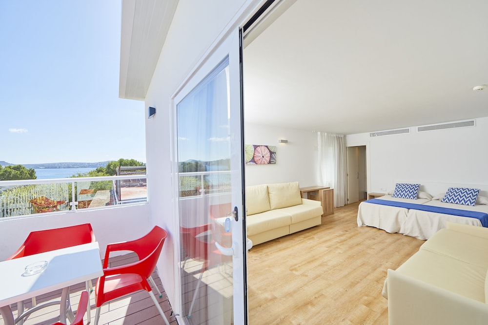 Suite, Sea View
